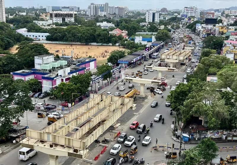 Highways begins placing spans for Anna Salai flyover